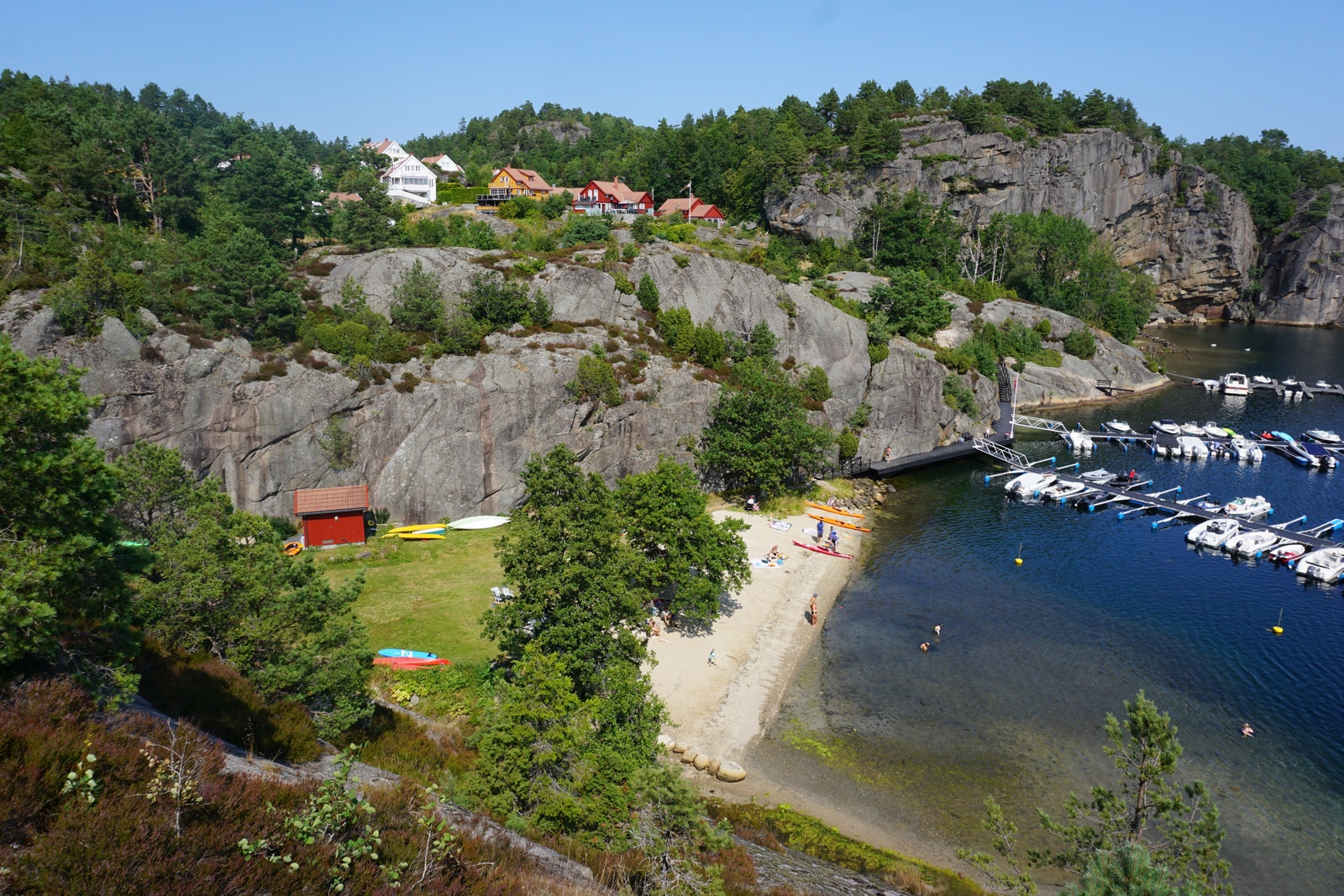 Badestrand og brygge Galleribilde