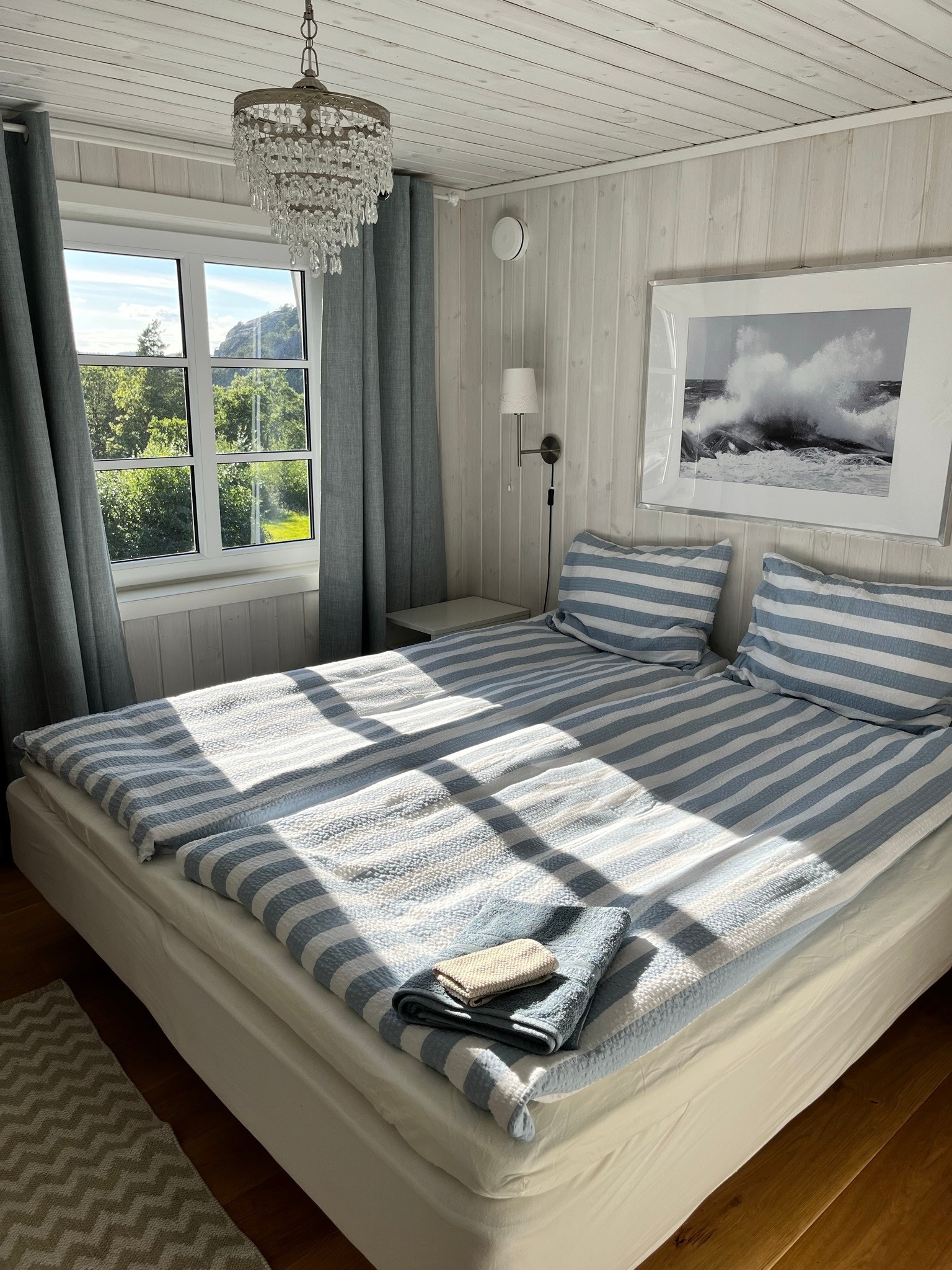 Hovedsoverom i 1 etg (dobbeltseng 180x200) Galleribilde