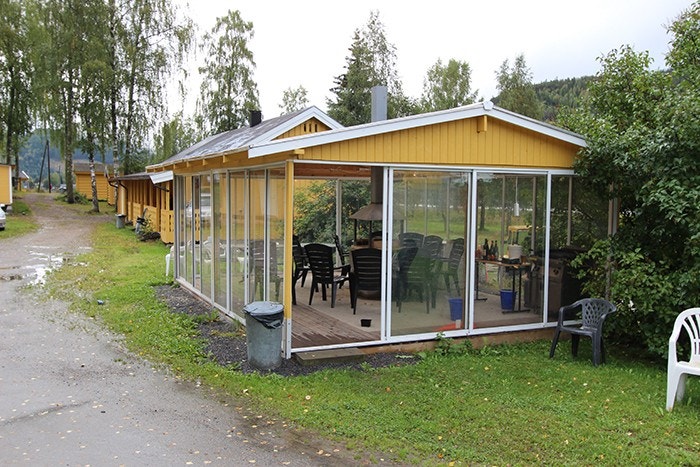 Grillhytte for gjestene. Galleribilde