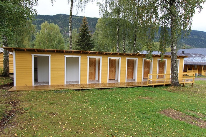 Sommertoalett. Galleribilde