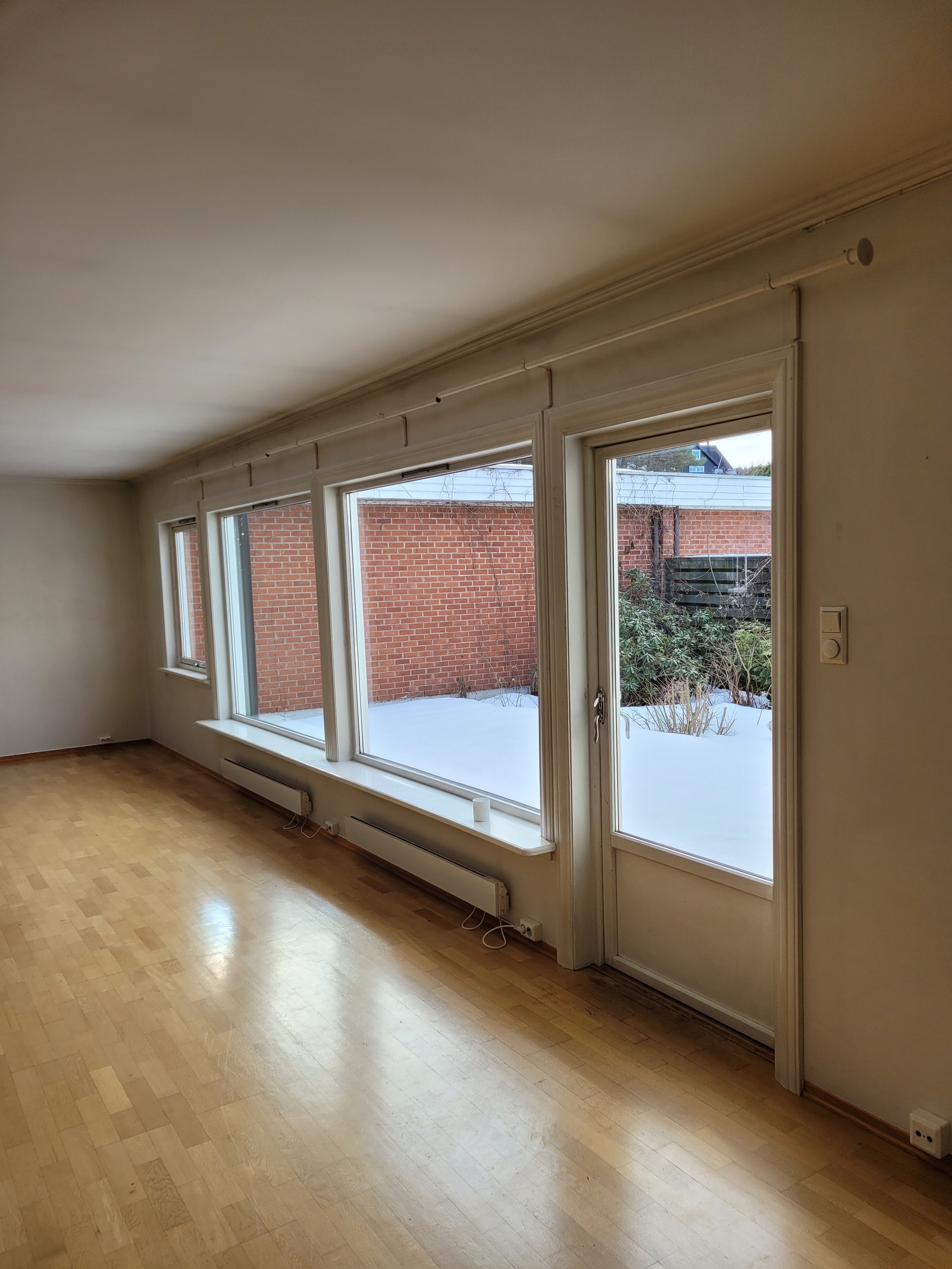 Dør fra stuen til atriet Galleribilde