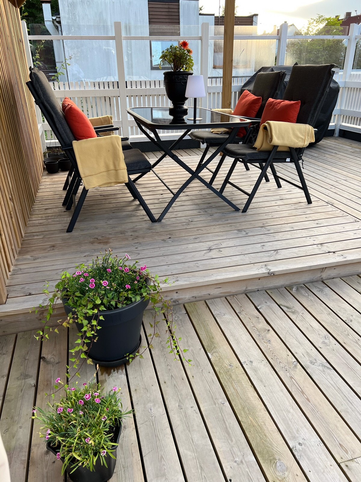 Felles uteplass Galleribilde