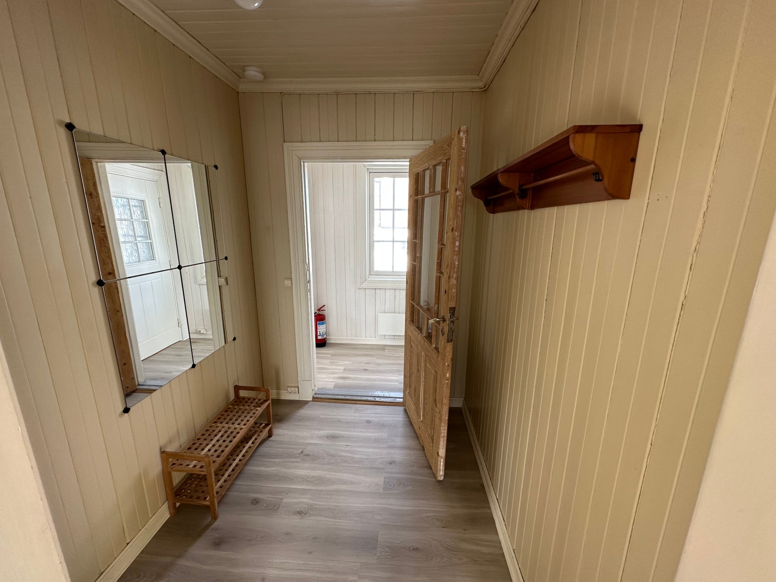 Garderobe Galleribilde