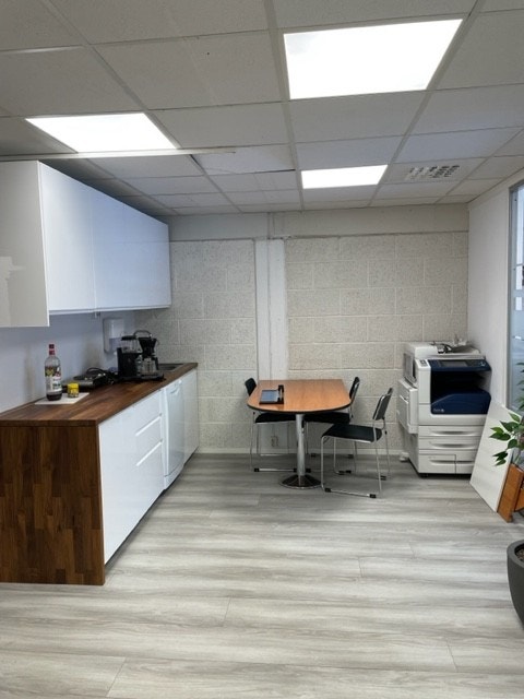 Kjøkkenkrok med oppvaskmaskin Galleribilde