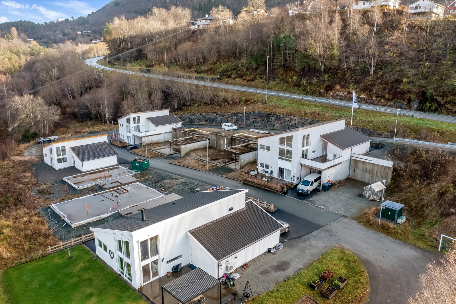 Oversiktsbilde av feltet. Galleribilde