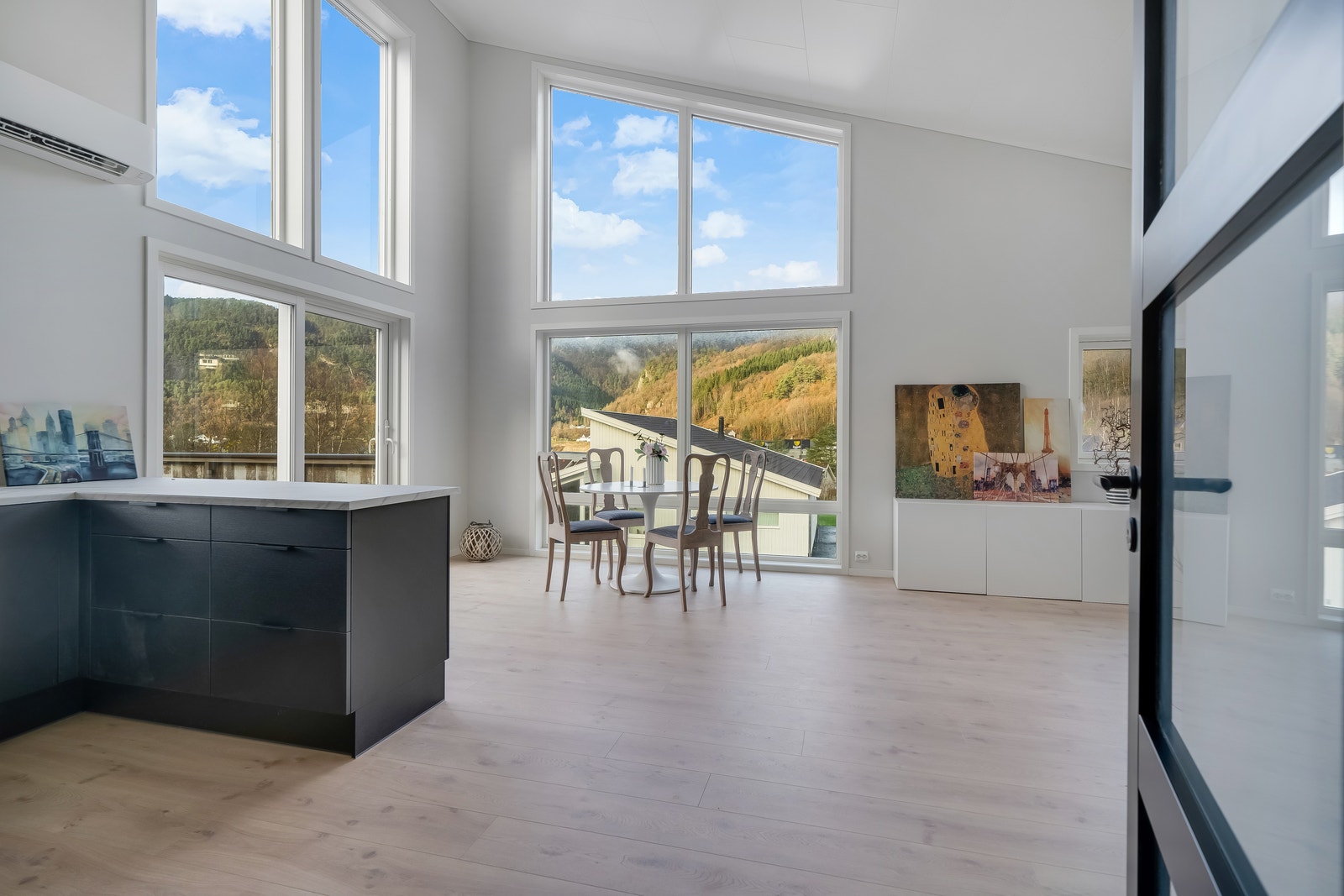 Velkommen! Bildet viser bolig 2 som er solgt. Galleribilde