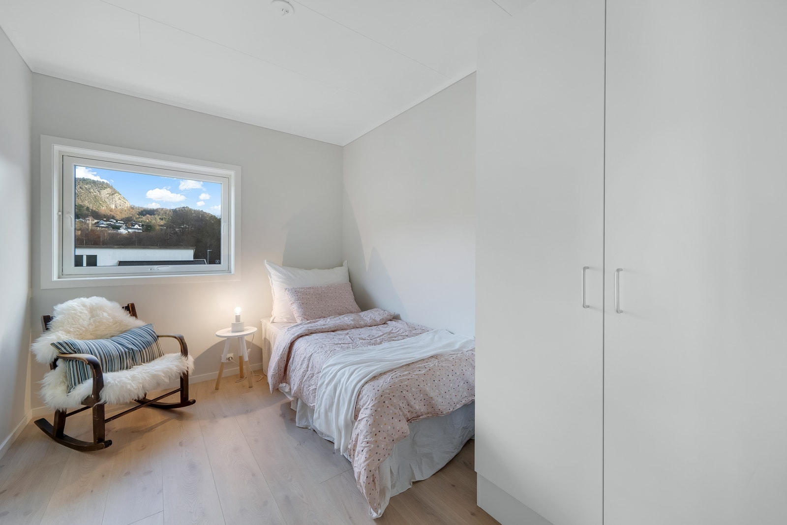 Soverom II. Bildet viser bolig 2 som er solgt. Galleribilde