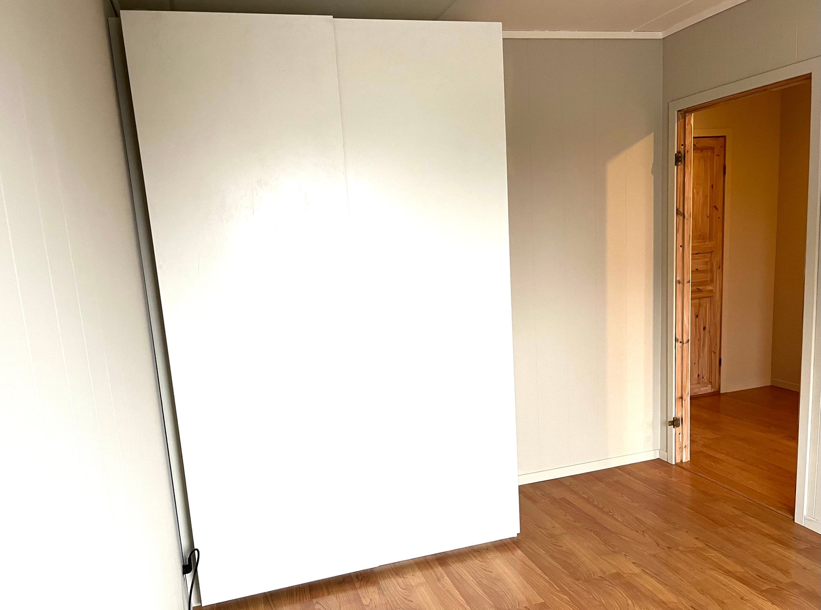 Stor garderobe i sov 1. Galleribilde