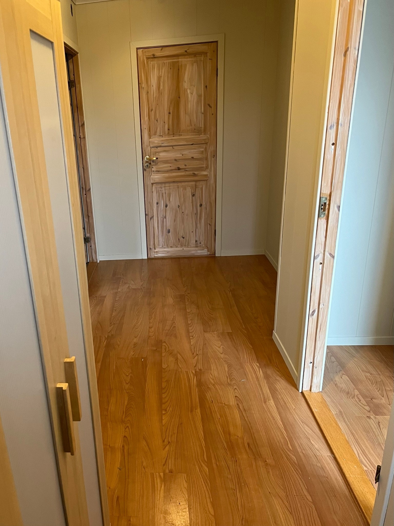 Gang sett fra døren Galleribilde