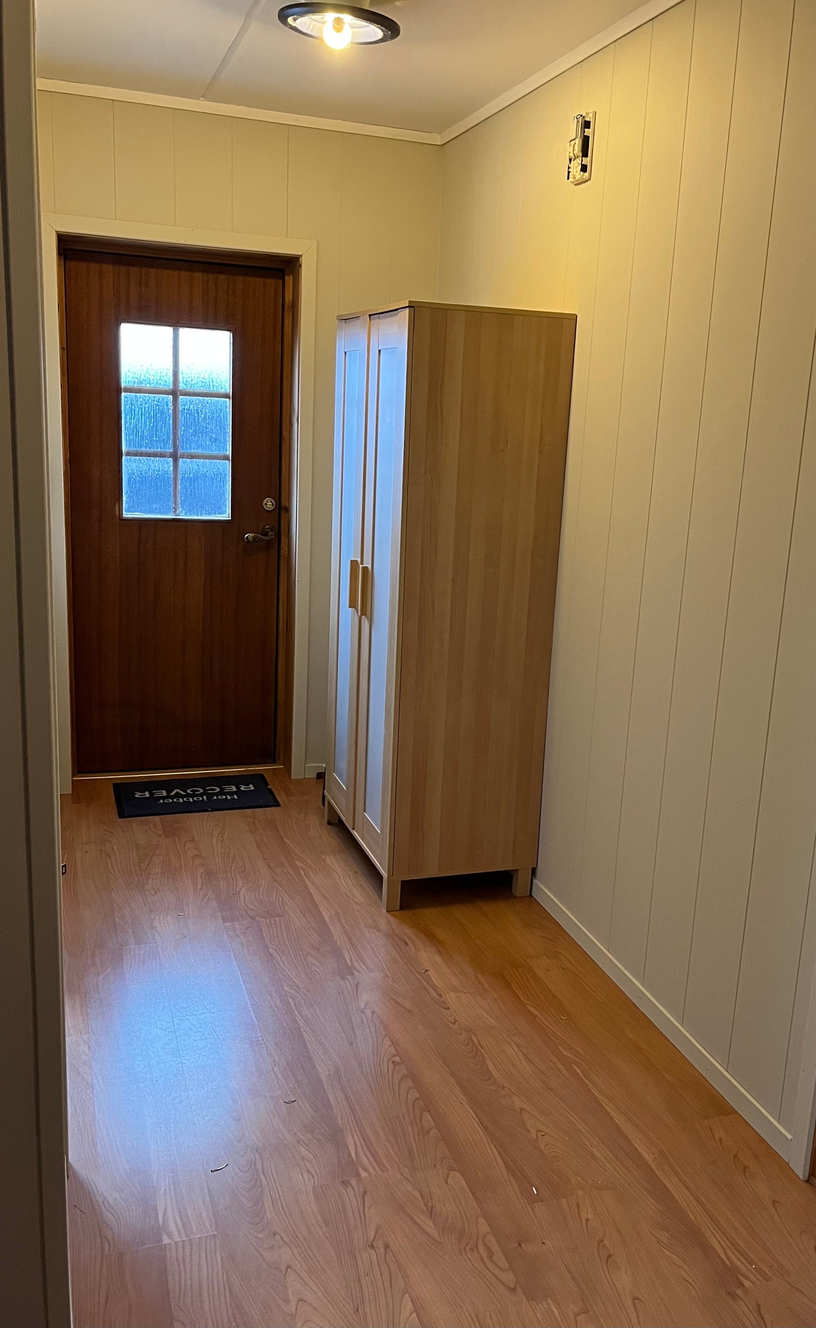 Inngang med garderobe Galleribilde