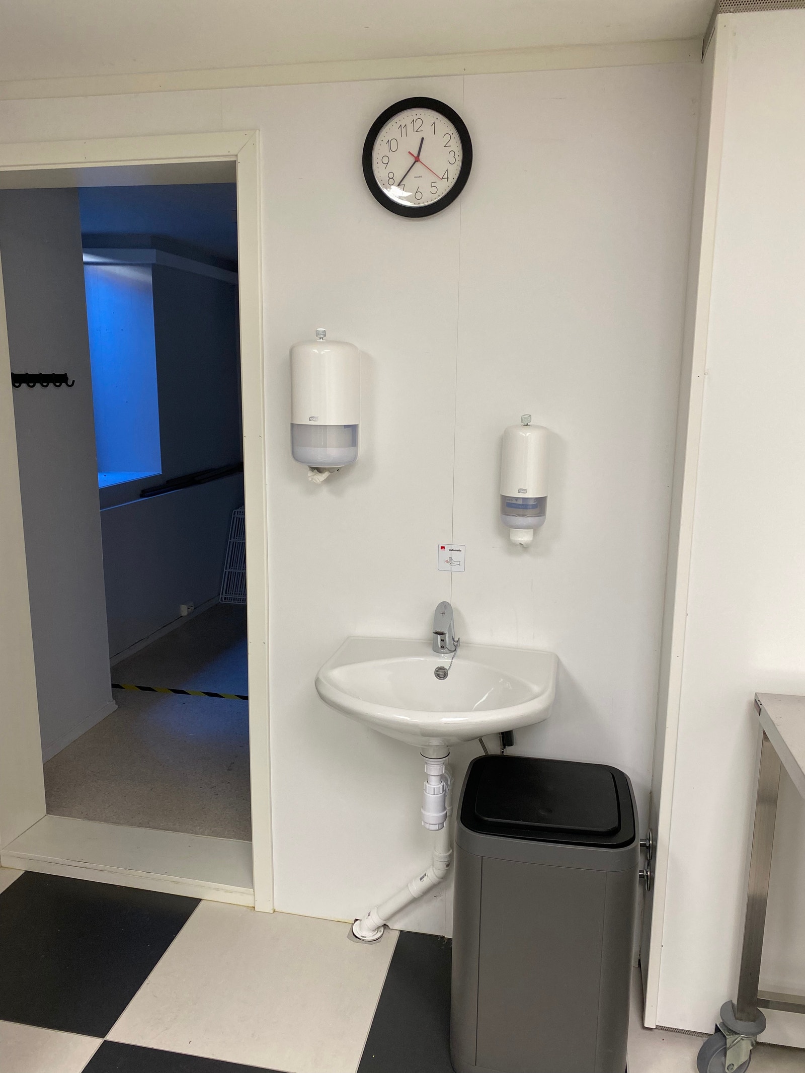 Håndvask i ren sone Galleribilde