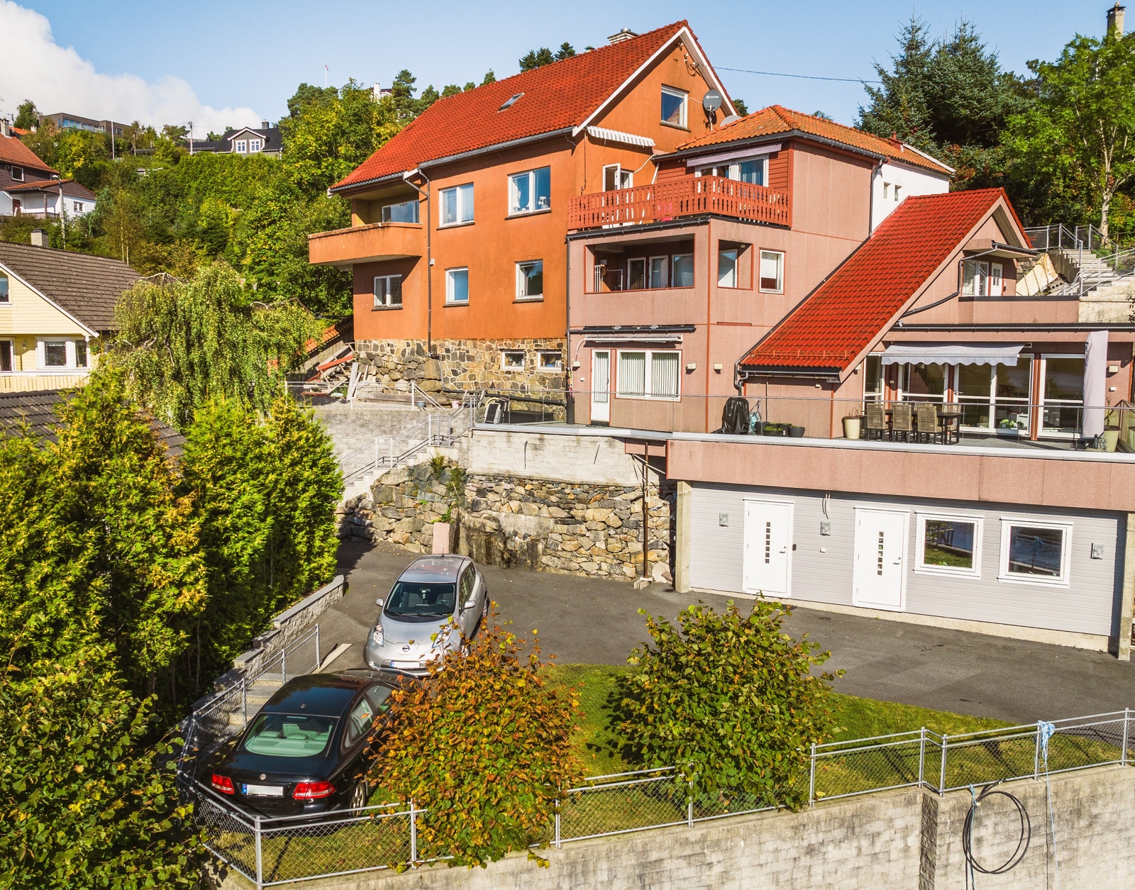 Gårdsplass for tilbygg Galleribilde