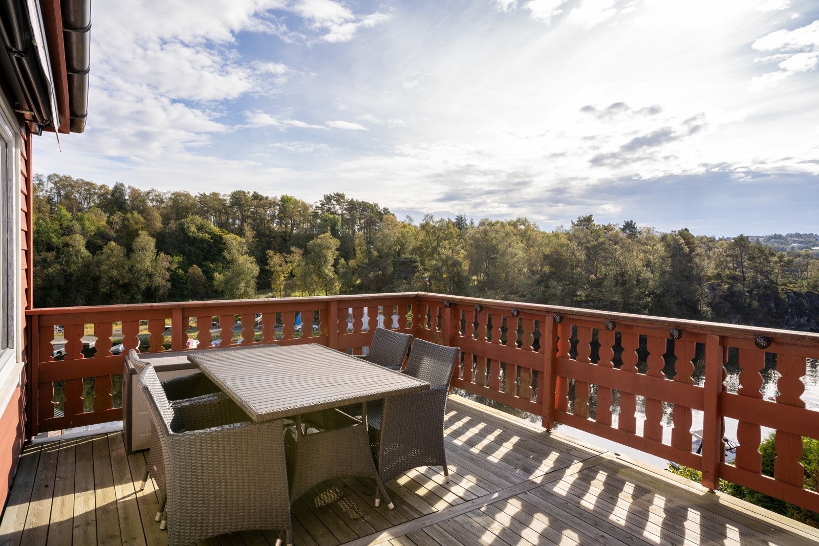 Terrasse med adkomst fra stue og soverom 1 Galleribilde