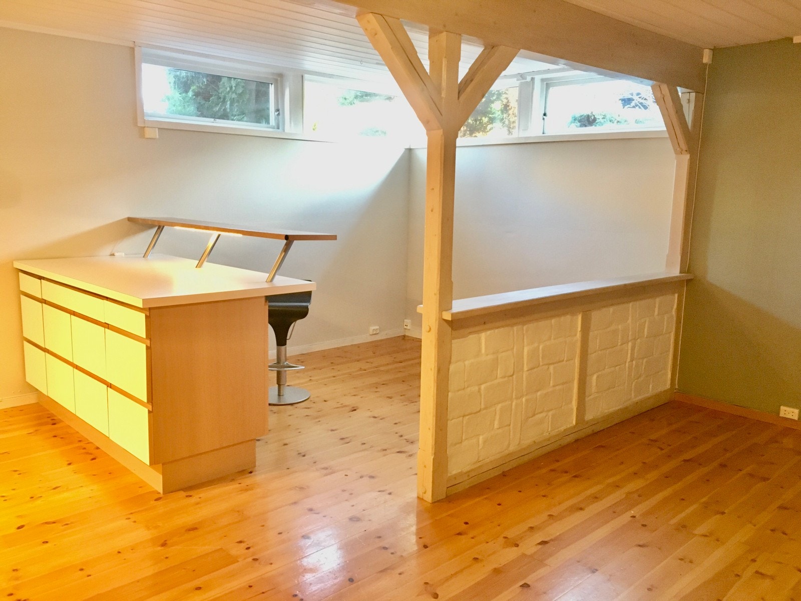 Vindu over barbenken er dobbel størrelse, byttet vår 2023 Galleribilde