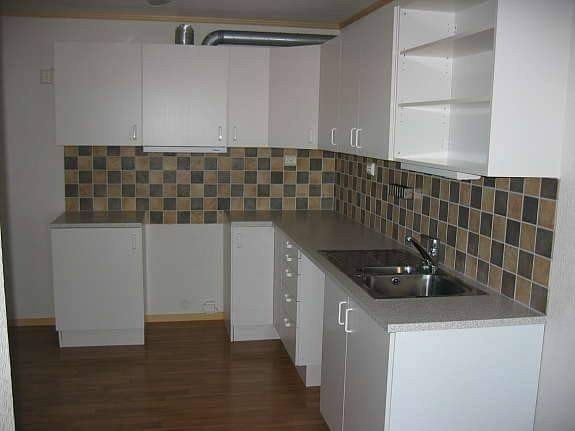 Kjøkken med mulighet for tilkobling av oppvaskmaskin. Galleribilde