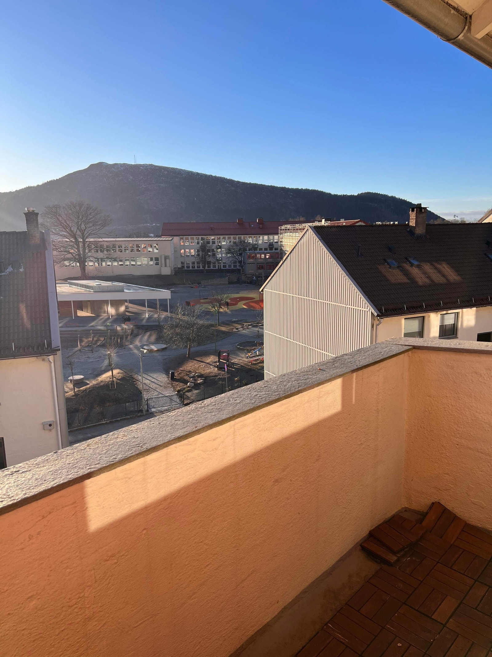 Utsikt fra balkong Galleribilde