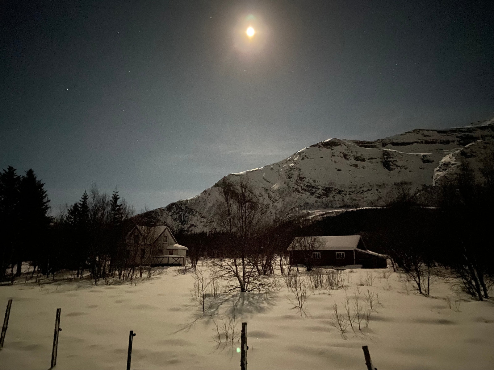 Vinteridyll - Villa Reipå under fullmåne - mars 2023 Galleribilde