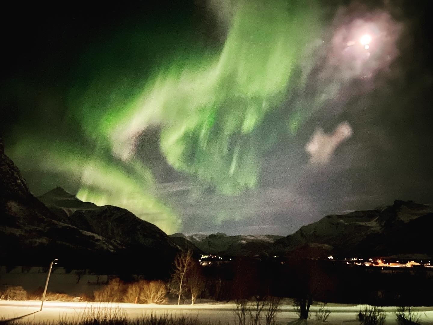 Vinteridyll - nordlys i mars 2023 Galleribilde