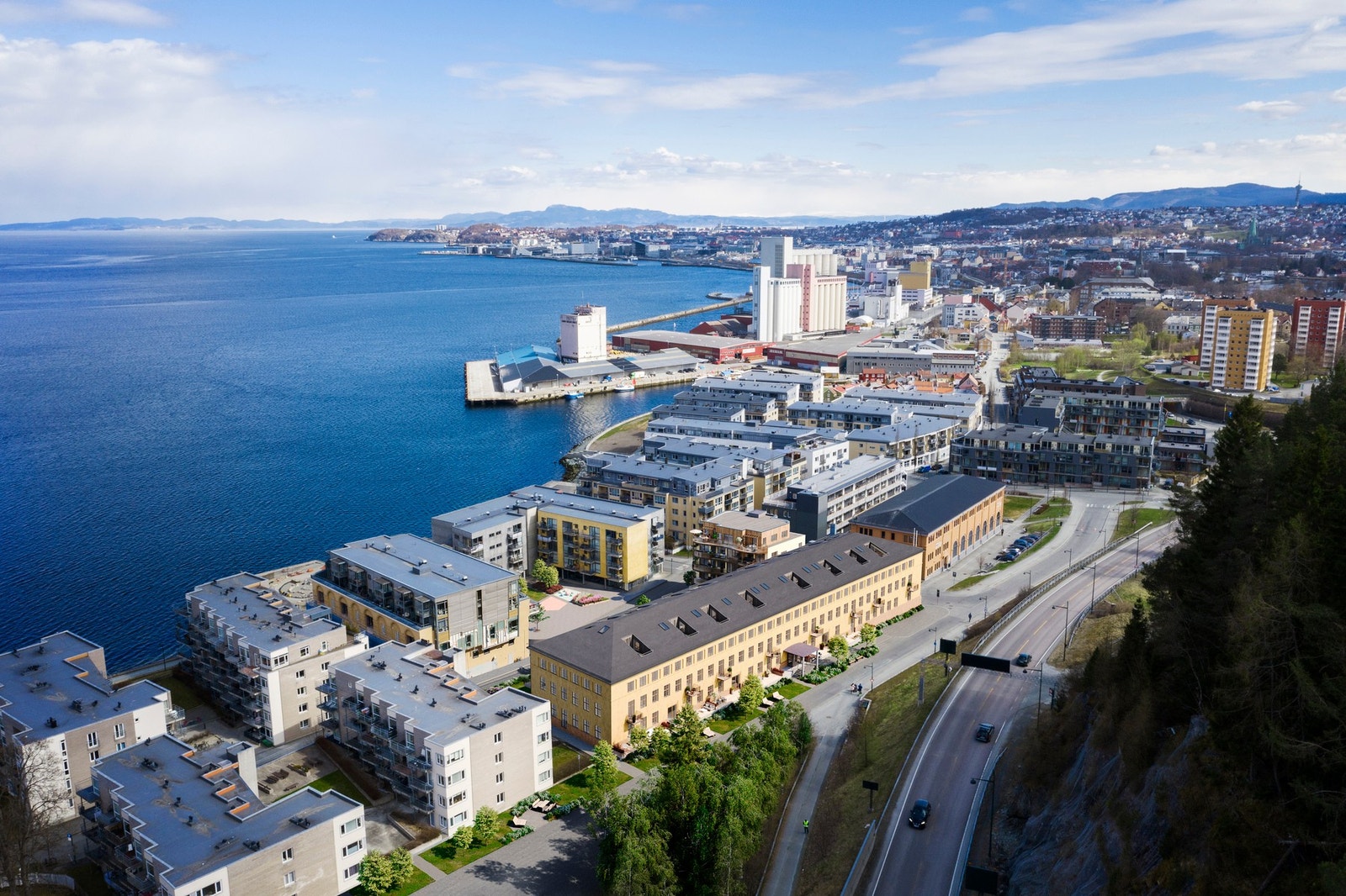 Prosjektet består av totalt 70 leiligheter fordelt på 2 bygg, eksisterende bygg i Mellomila 79 som skal ombygges og renoveres samt Mellomila 81 som er nybygg. Illustrasjonen vil avvike Galleribilde