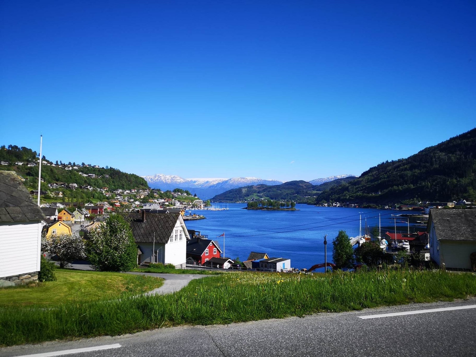 Norheimsund, ca 600 m fra huset Galleribilde