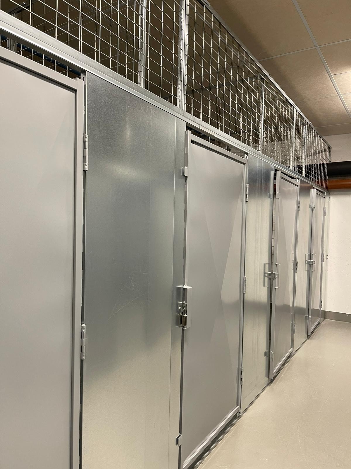 BOD I KJELLER Galleribilde