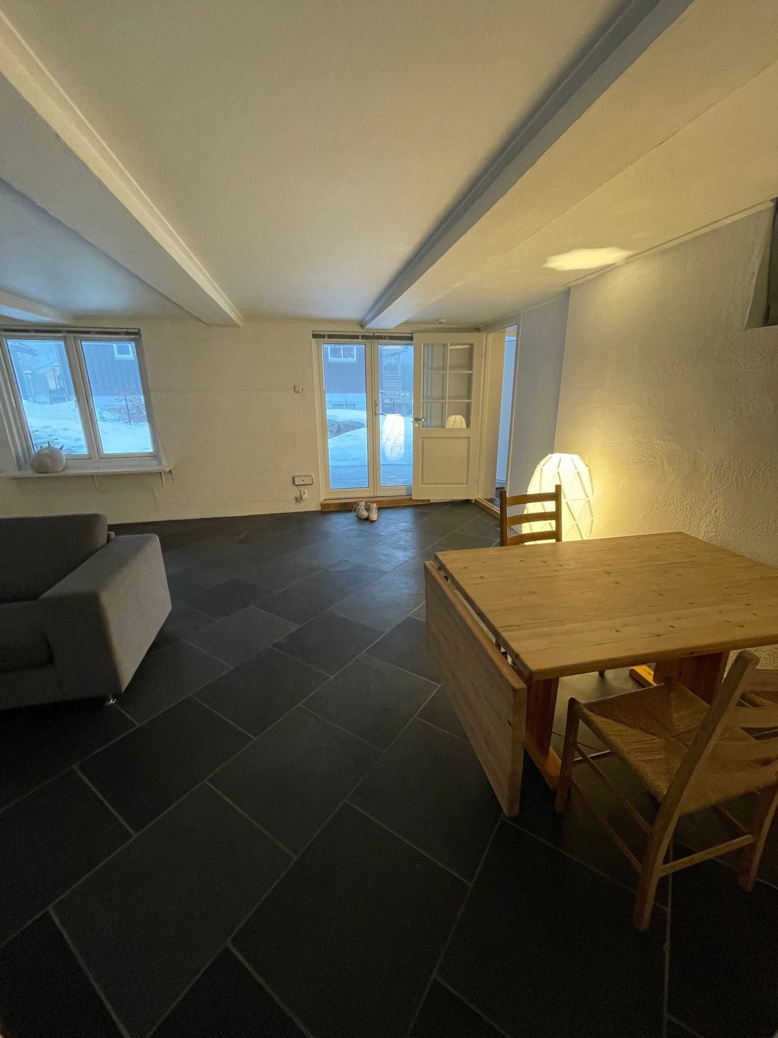 Hovedrom ut mot hage Galleribilde