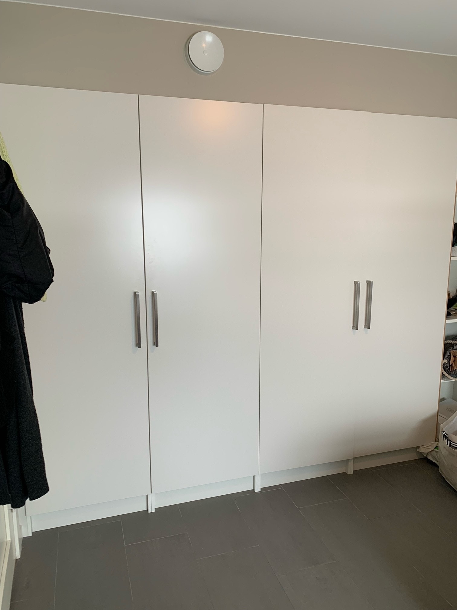 Stor garderobe på Soverom Galleribilde