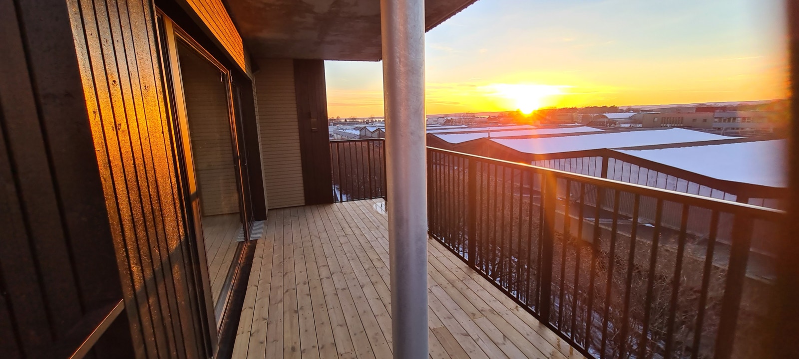 Veranda utsikt mot vest og solnedgang. Galleribilde