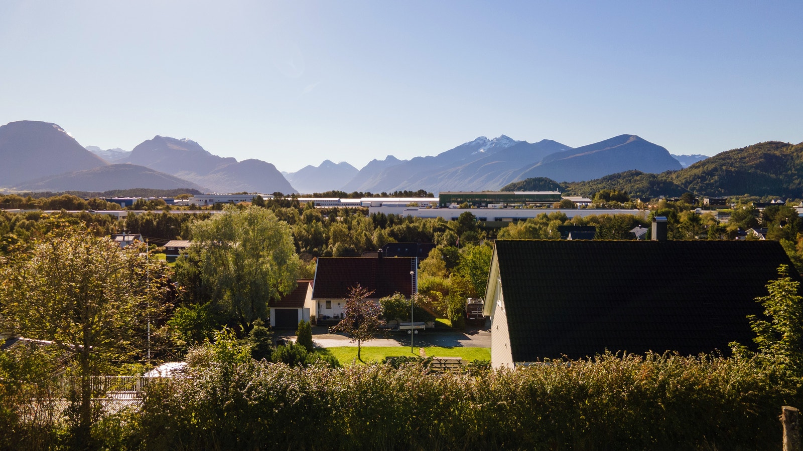 Nydelig utsikt fra tomta Galleribilde