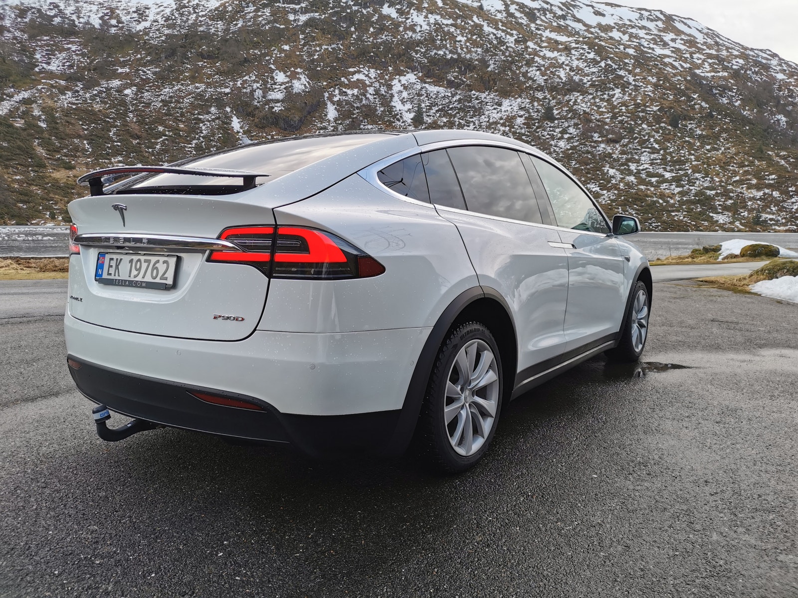 Tesla Model X 10
