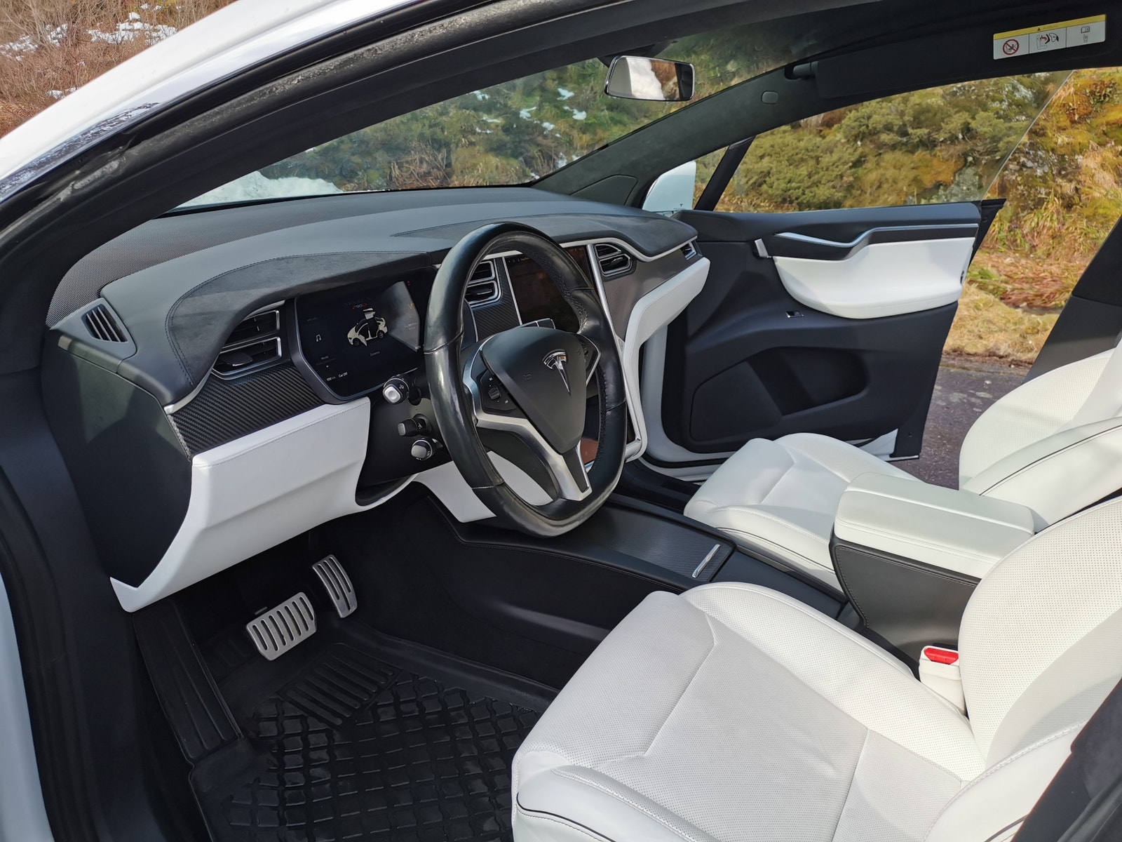 Tesla Model X 18