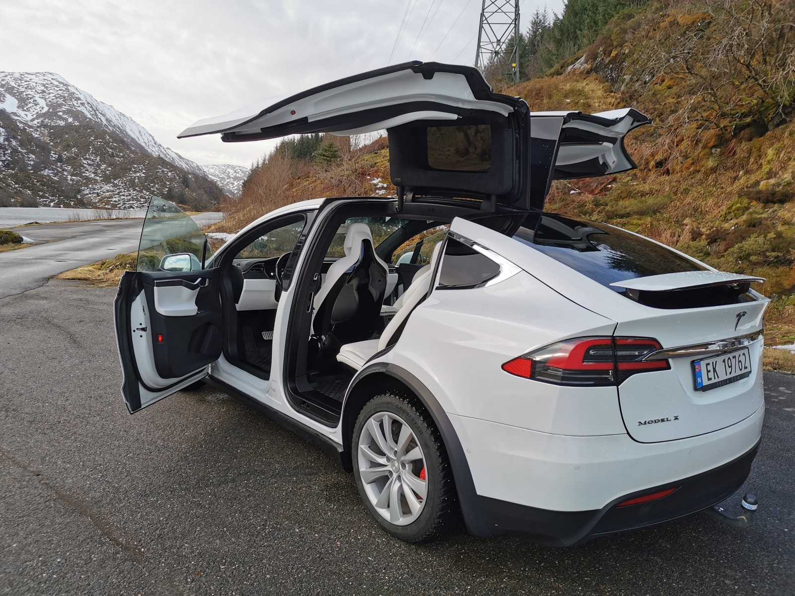 Tesla Model X 16