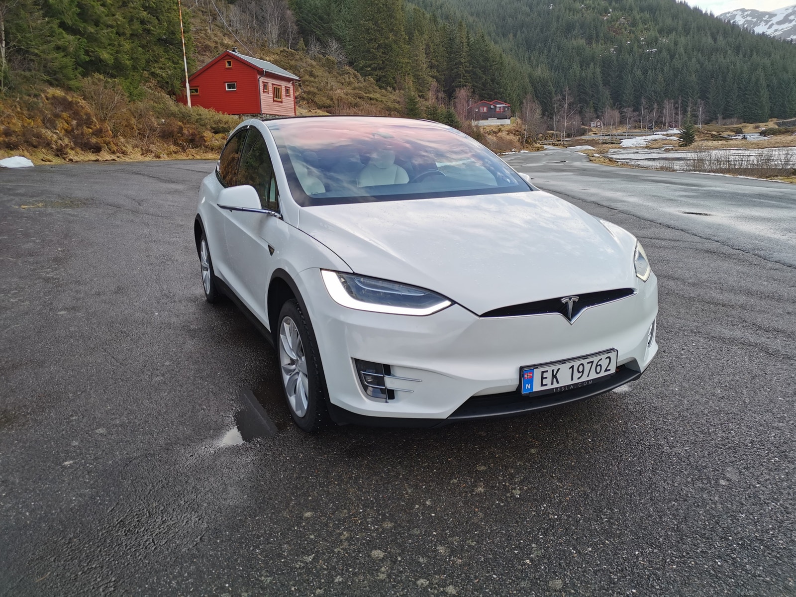 Tesla Model X 6