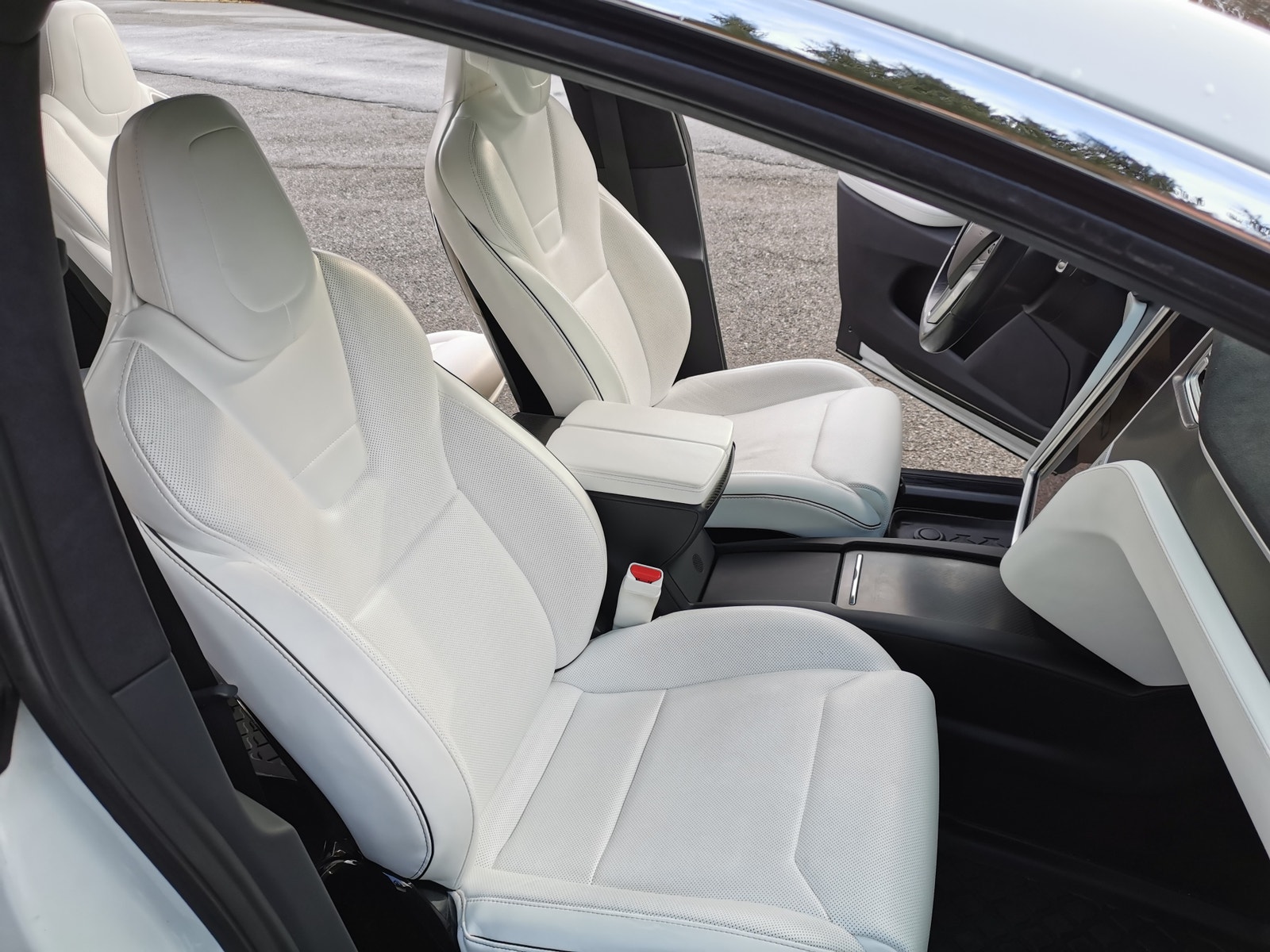 Tesla Model X 12
