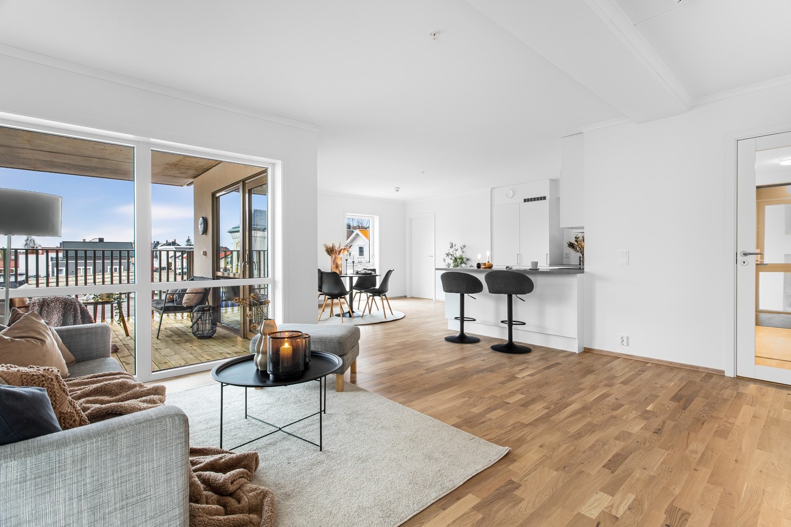 Leilighet 23 i bygg 2 er stylet og fotografert. Disse bildene er fra denne leiligheten og viser standardleveransen. Galleribilde