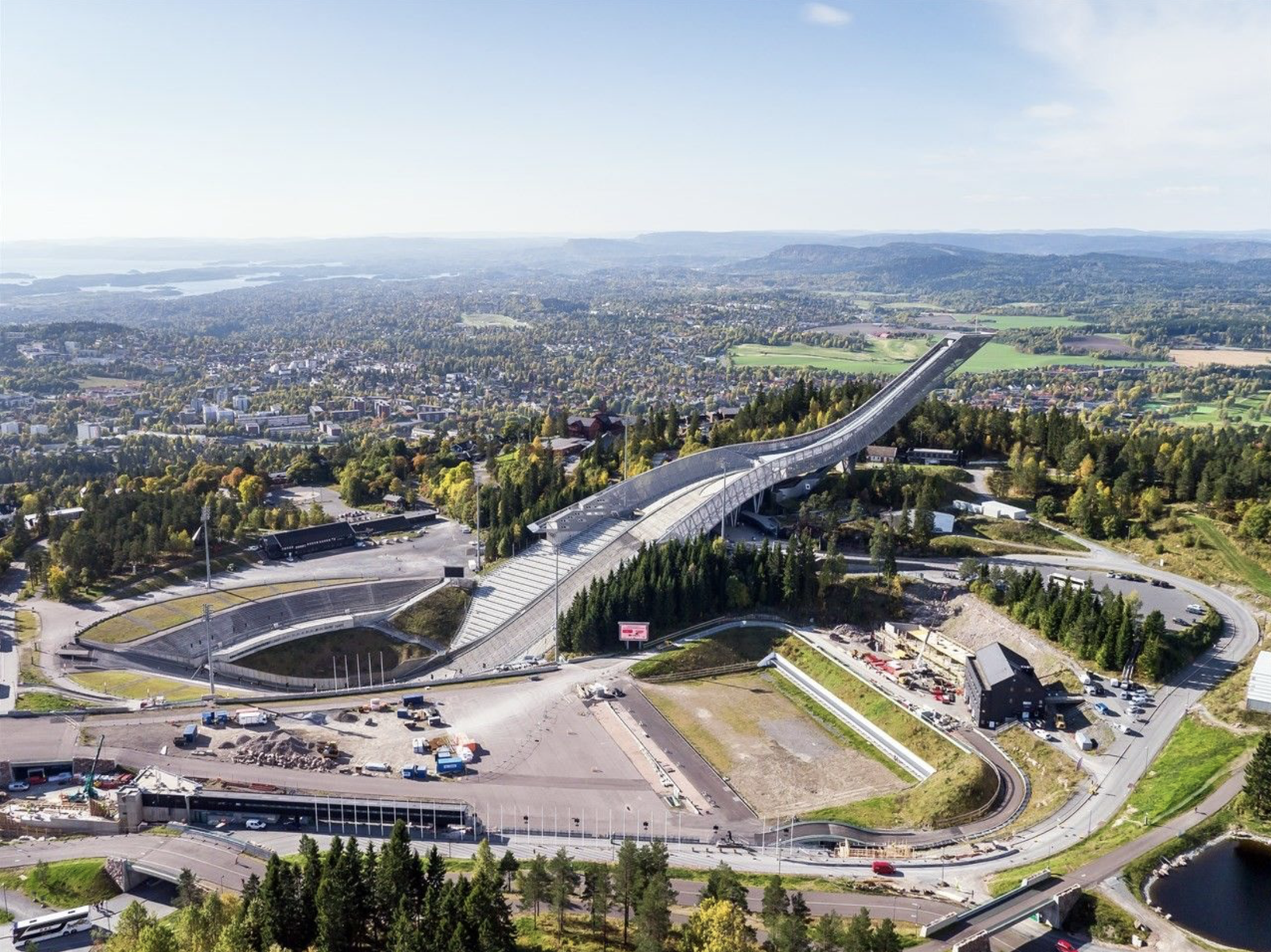 Holmenkollen og herlig turterreng i nærmiljøet Galleribilde