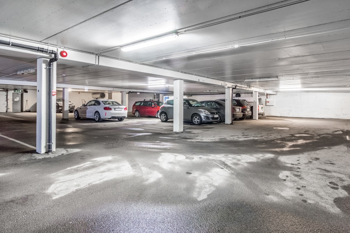 Det er god plass i anlegget. Galleribilde