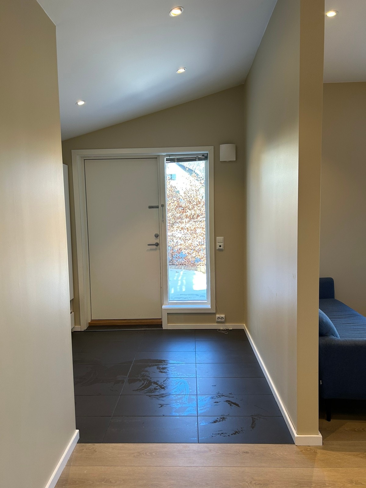 Romslig gang med varmekabler Galleribilde