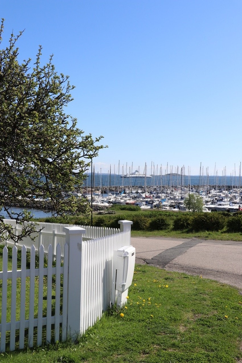 Båthavnen rett ved Galleribilde
