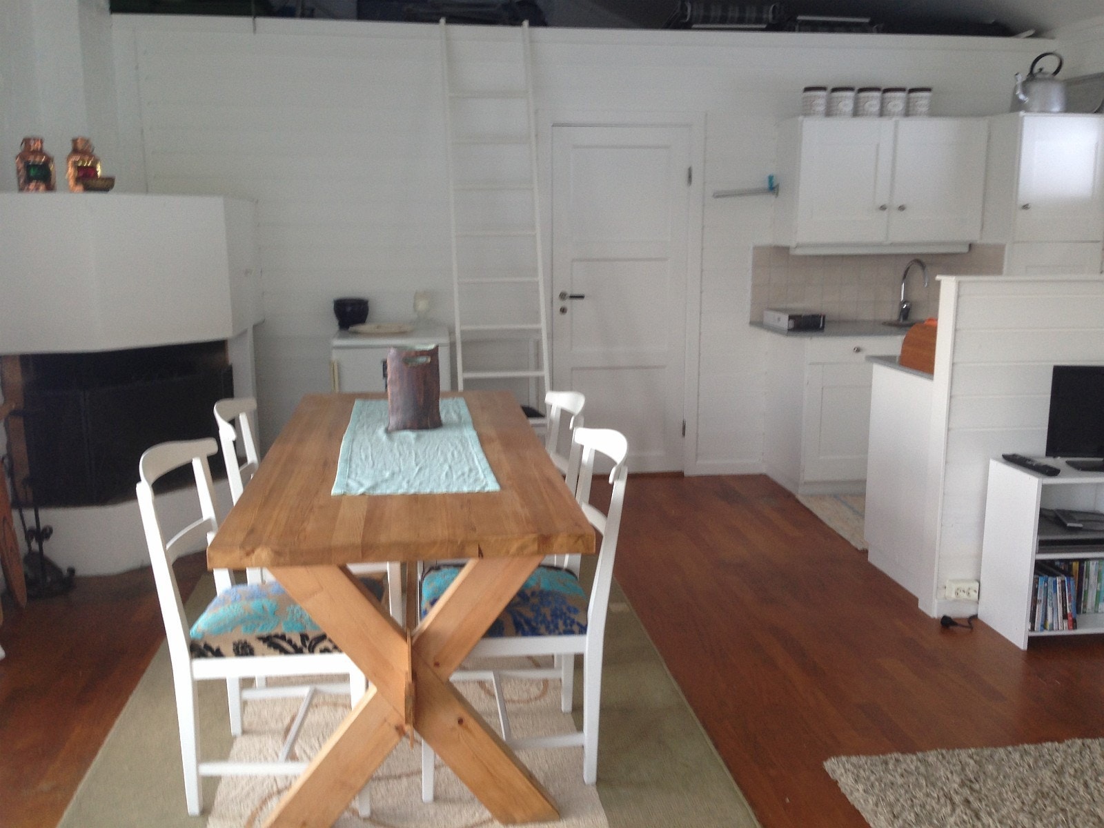 Spisebord i stue Galleribilde