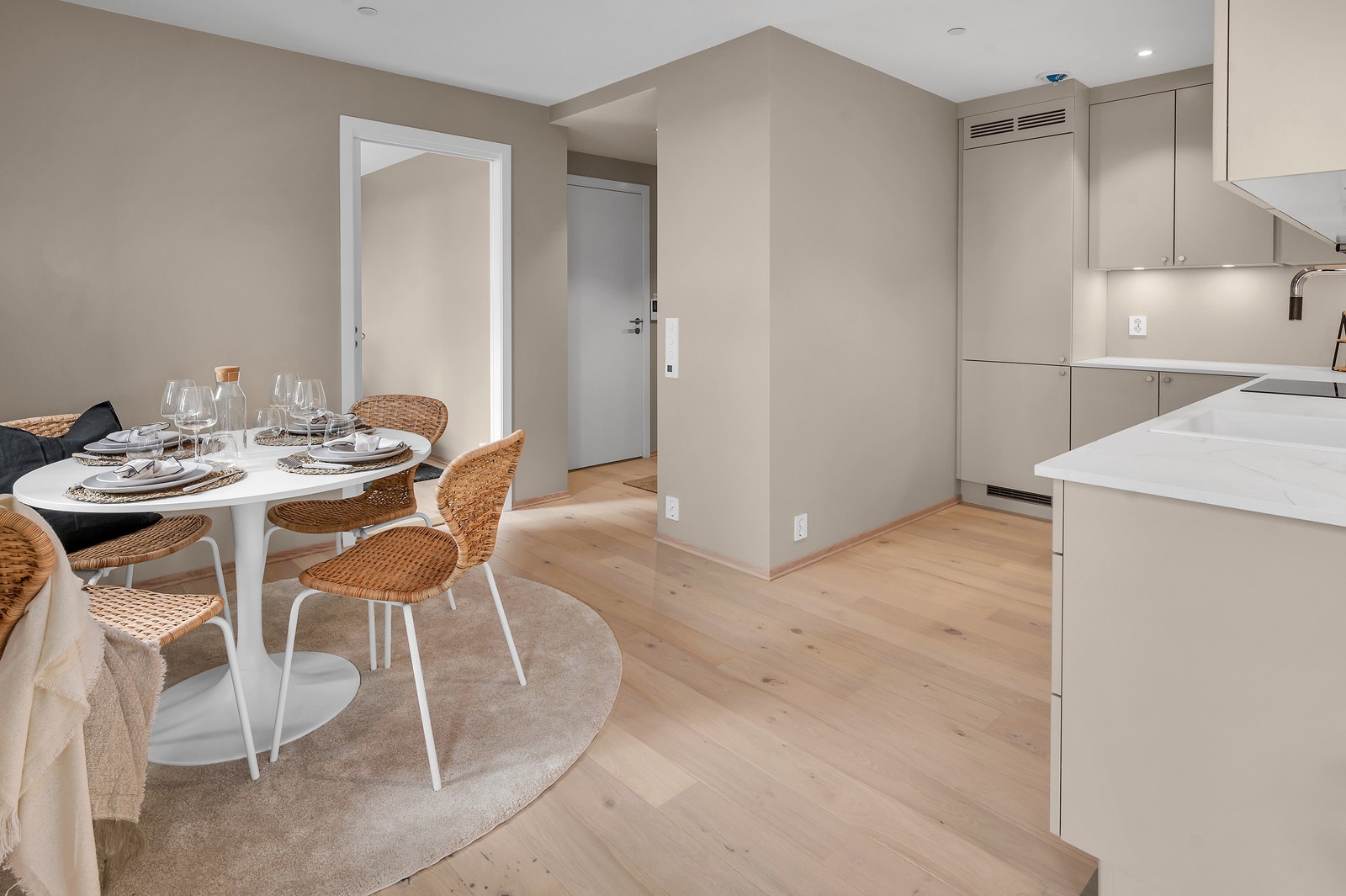 Spiseplass på kjøkkenet Galleribilde