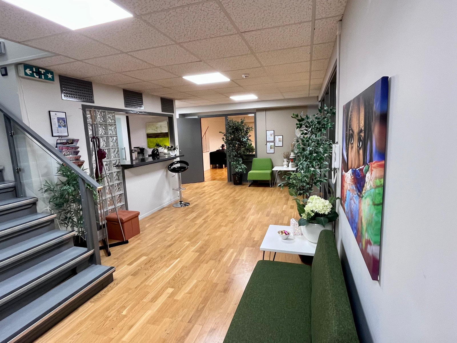 Trappeinngang/venterom Galleribilde