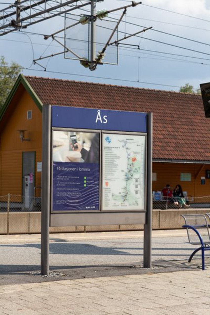Ås stasjon ca 10min rusletur unna! Galleribilde