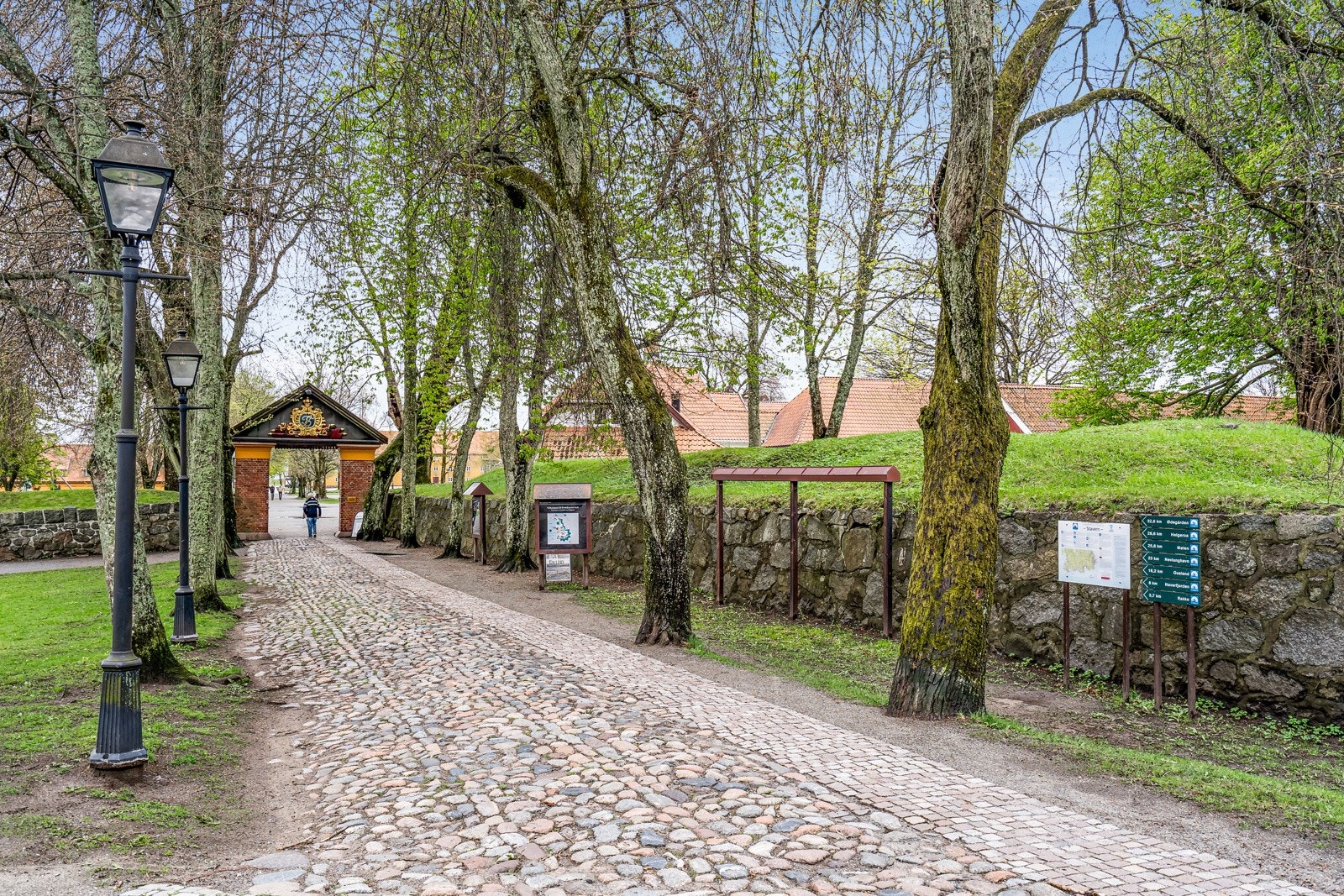 Stavern sentrum ligger en liten spasertur unna. Galleribilde