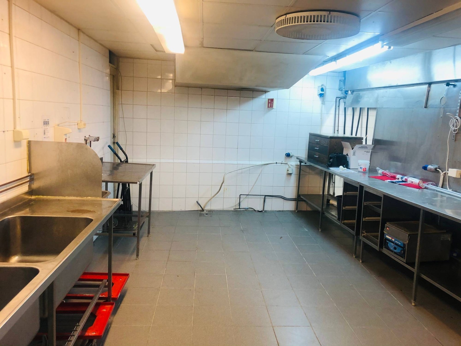 Mer utstyr / benker enn på bildet Galleribilde