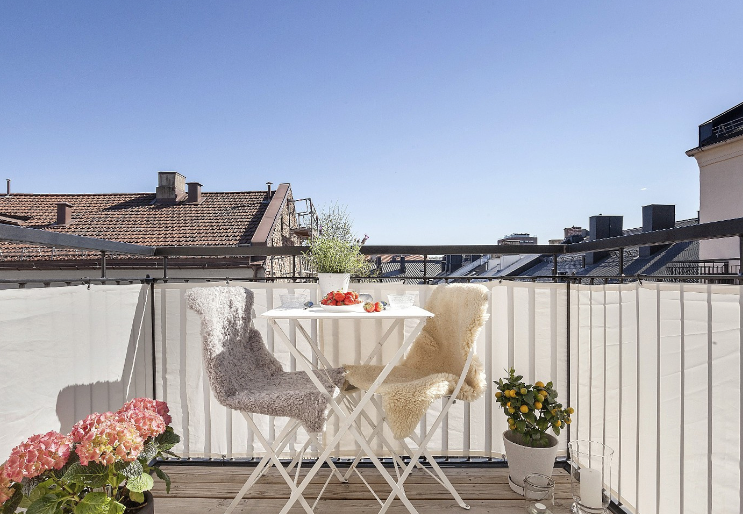 Balkong med mye sol om sommeren Galleribilde