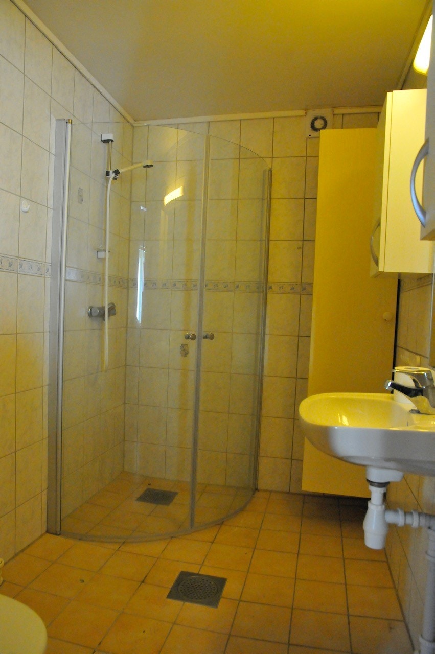 Et lite bad med gulvvarme Galleribilde