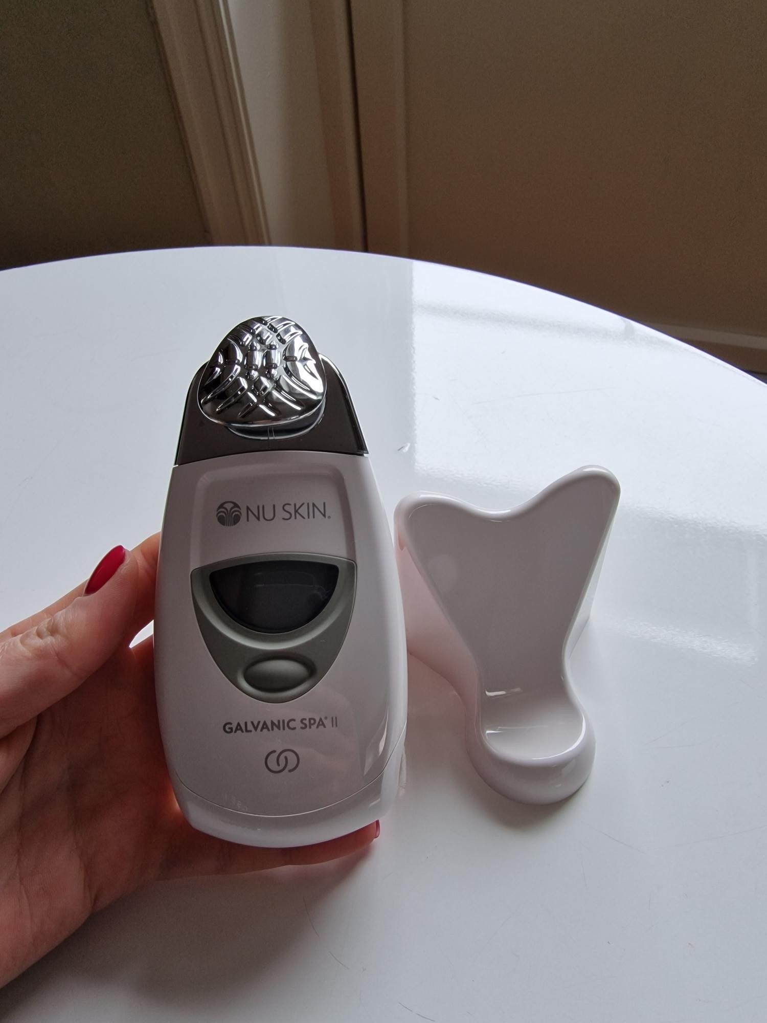 Det nye ageLOC® Edition Nu Skin Galvanic Spa System® II: | FINN-torget