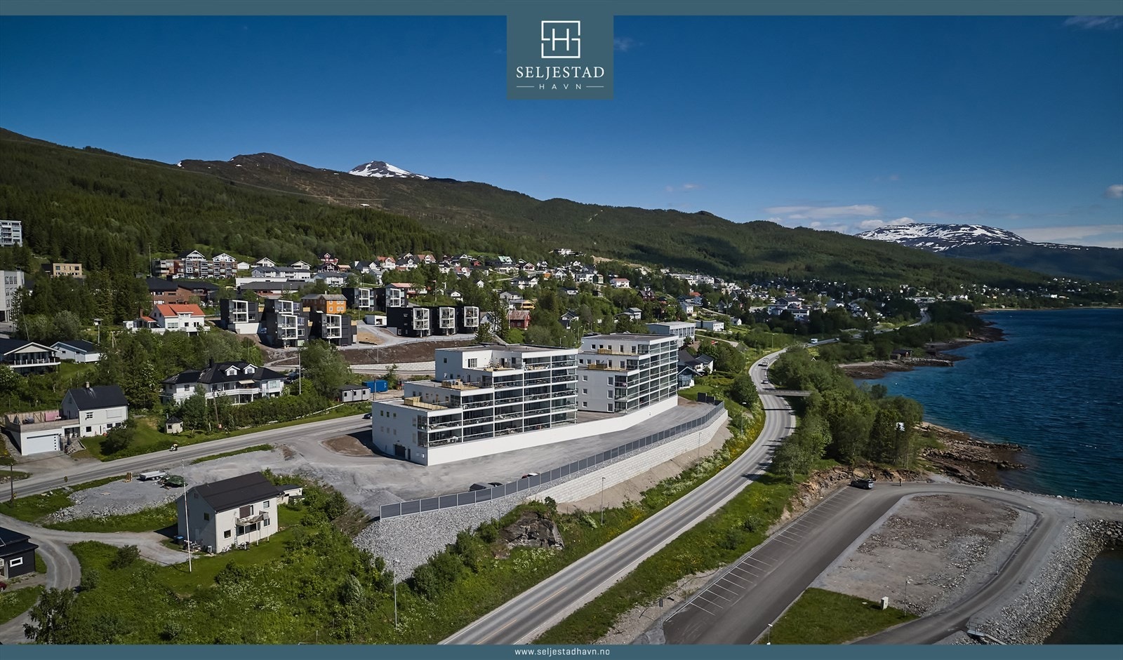 Utomhusområdet vil bli pent opparbeidet og beplantet med lekeplass for de små. Galleribilde