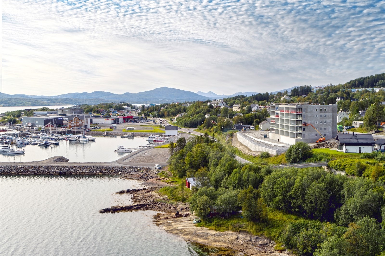 Midt i mellom hav og land! Kort vei til sentrum av Finnsnes by. Galleribilde